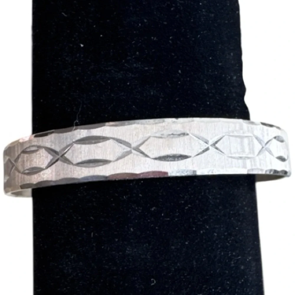 Vintage MONET Silver Tone Etched Criss Cross Design Bangle Bracelet